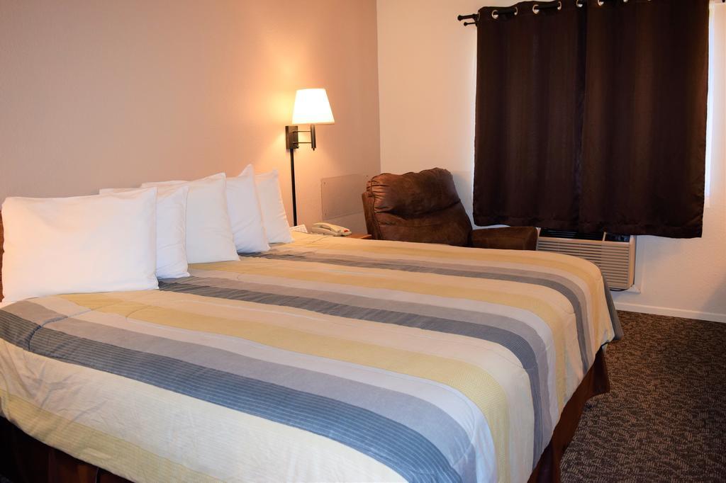 Country Inn Libby Екстериор снимка