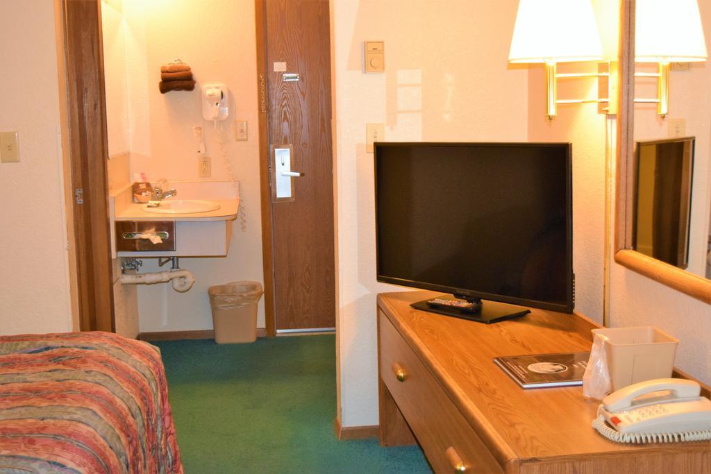 Country Inn Libby Екстериор снимка