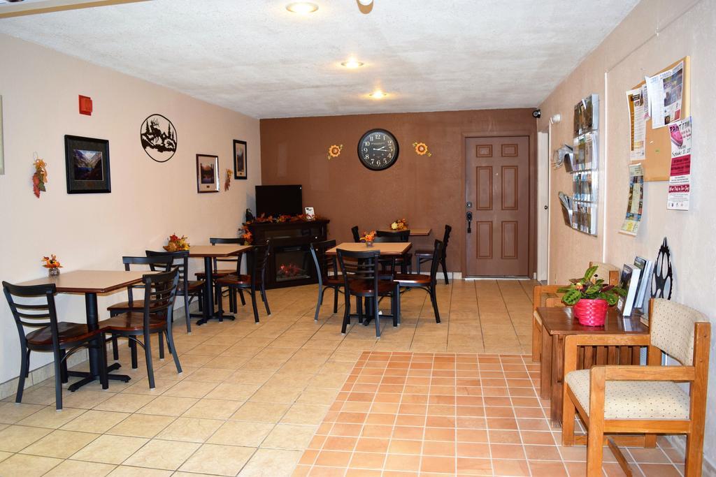 Country Inn Libby Екстериор снимка